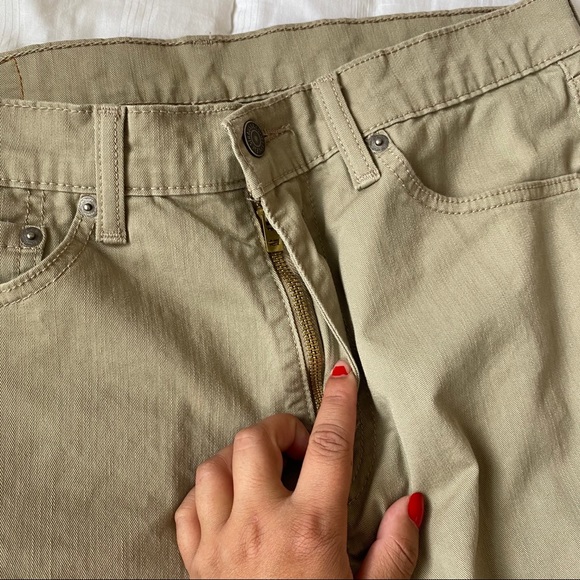 Vintage High Waisted Levi’s 505 Jeans - Picture 5 of 12